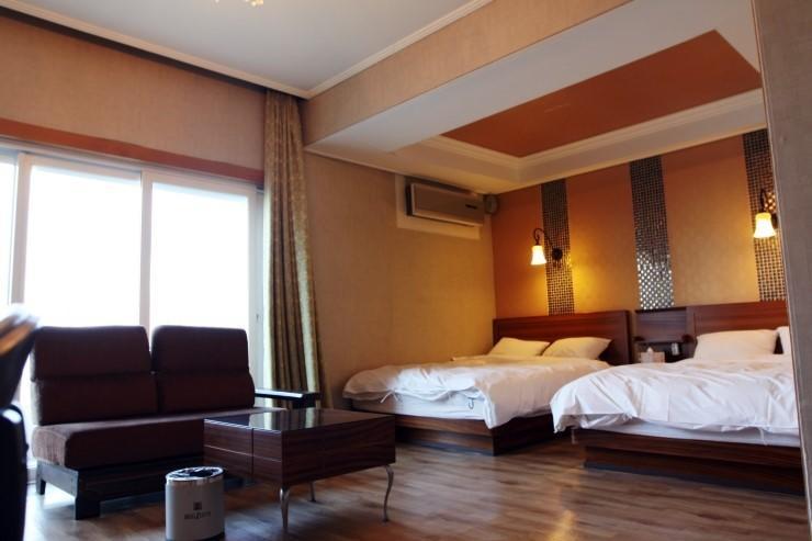 Zenith Hotel โพเรียง ภายนอก รูปภาพ
