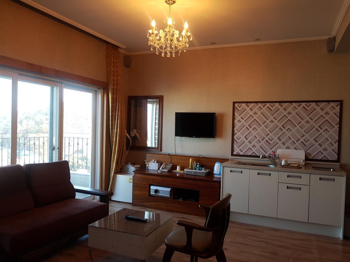 Zenith Hotel โพเรียง ภายนอก รูปภาพ