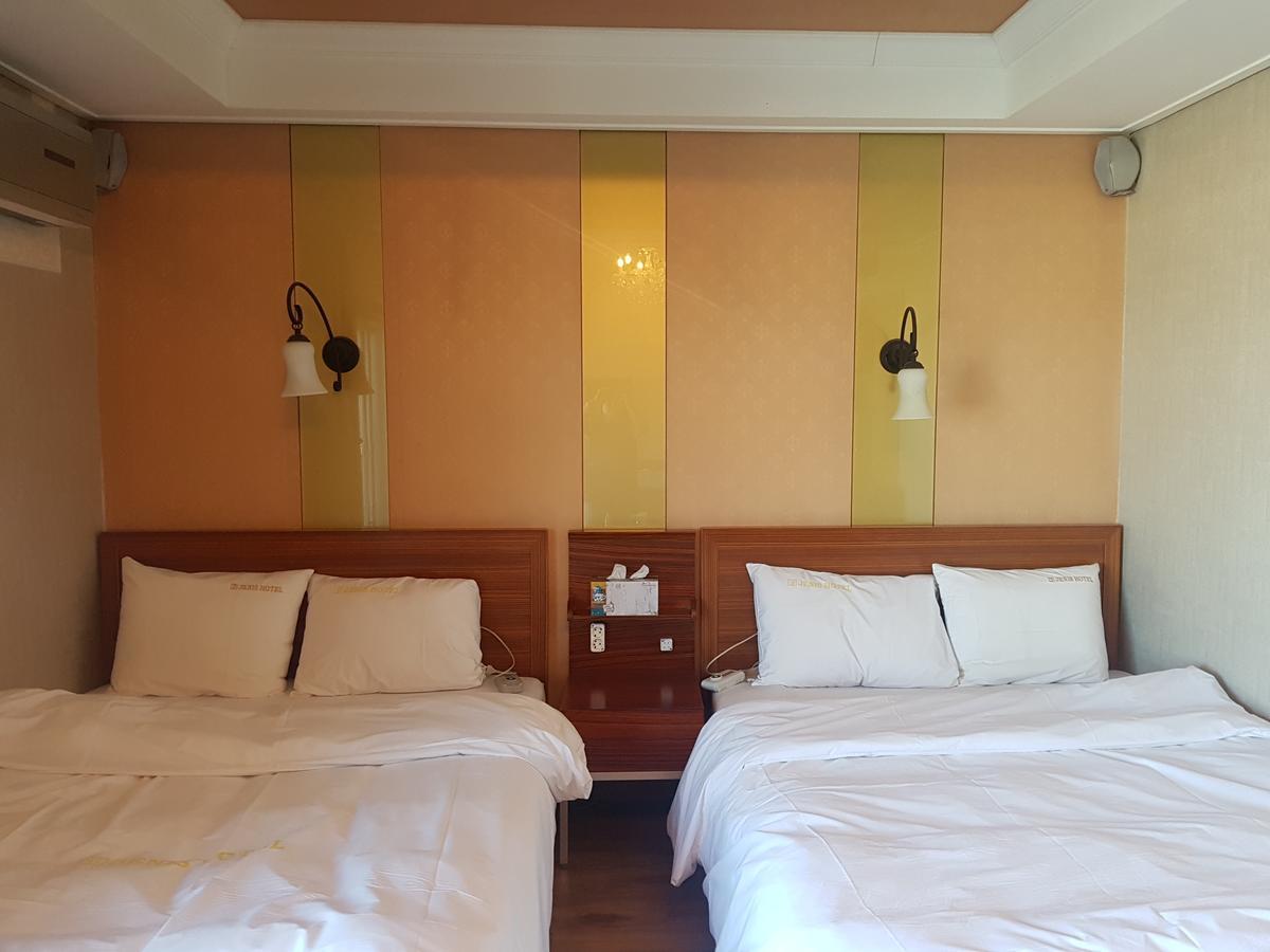 Zenith Hotel โพเรียง ภายนอก รูปภาพ